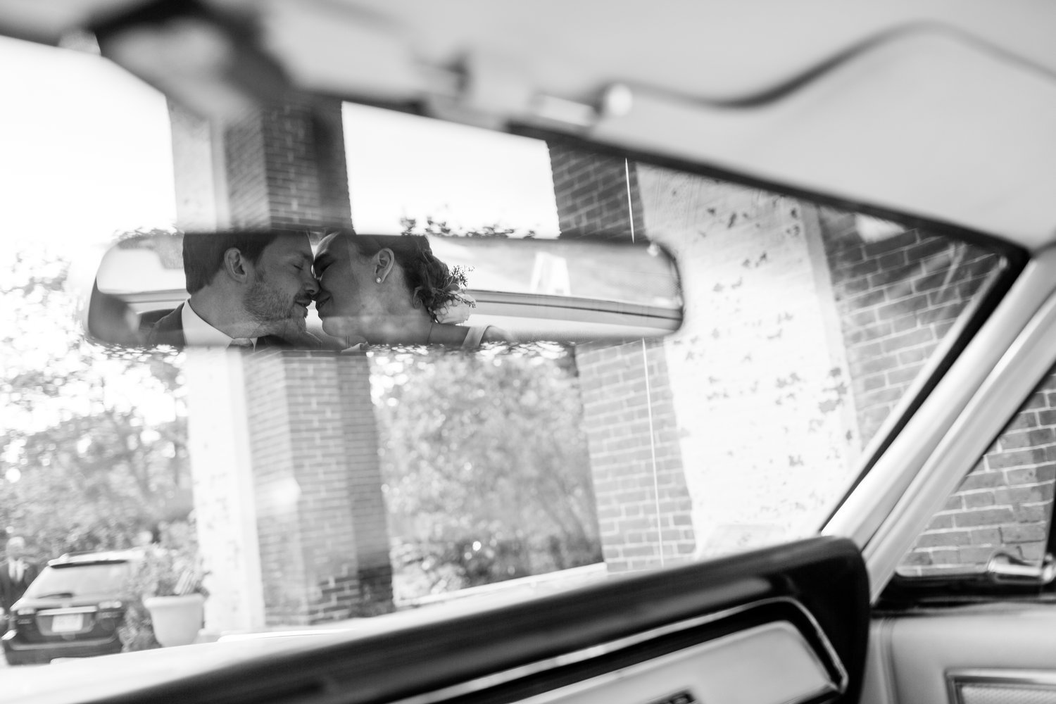 The Dos and Don'ts of Wedding Photography: A Guide for Brides